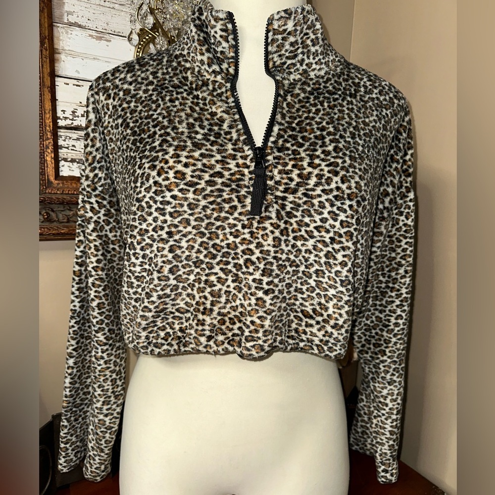 Urban Outfitters Cropped Leopard Print 1/4 Zip-Up Women's Sweatshirt Top